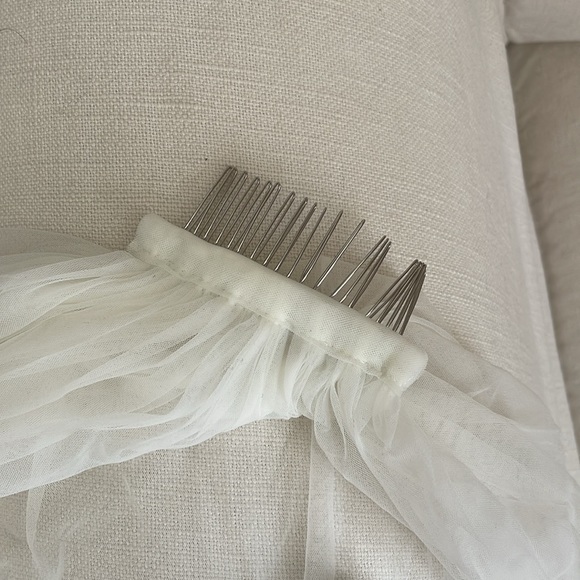 Cathedral floral veil, Wedding veil with flower lace appliqué - Ivory - Picture 6 of 9